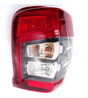 FAROL TRASERO RH L200 2.4 2019
