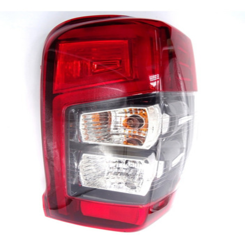 FAROL TRASERO RH L200 2.4 2019